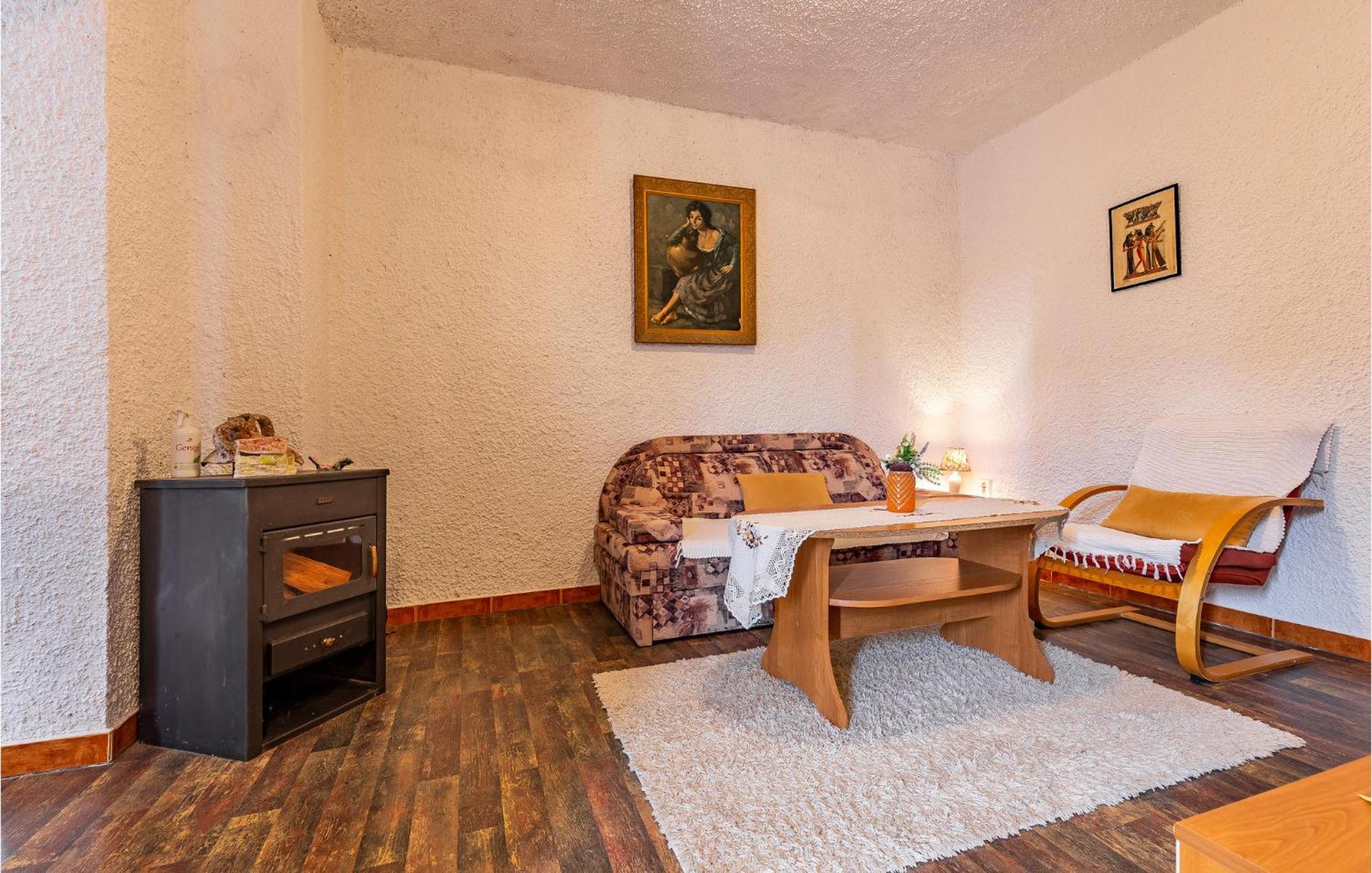 Lovely Apartment In Premantura With Wifi 外观 照片