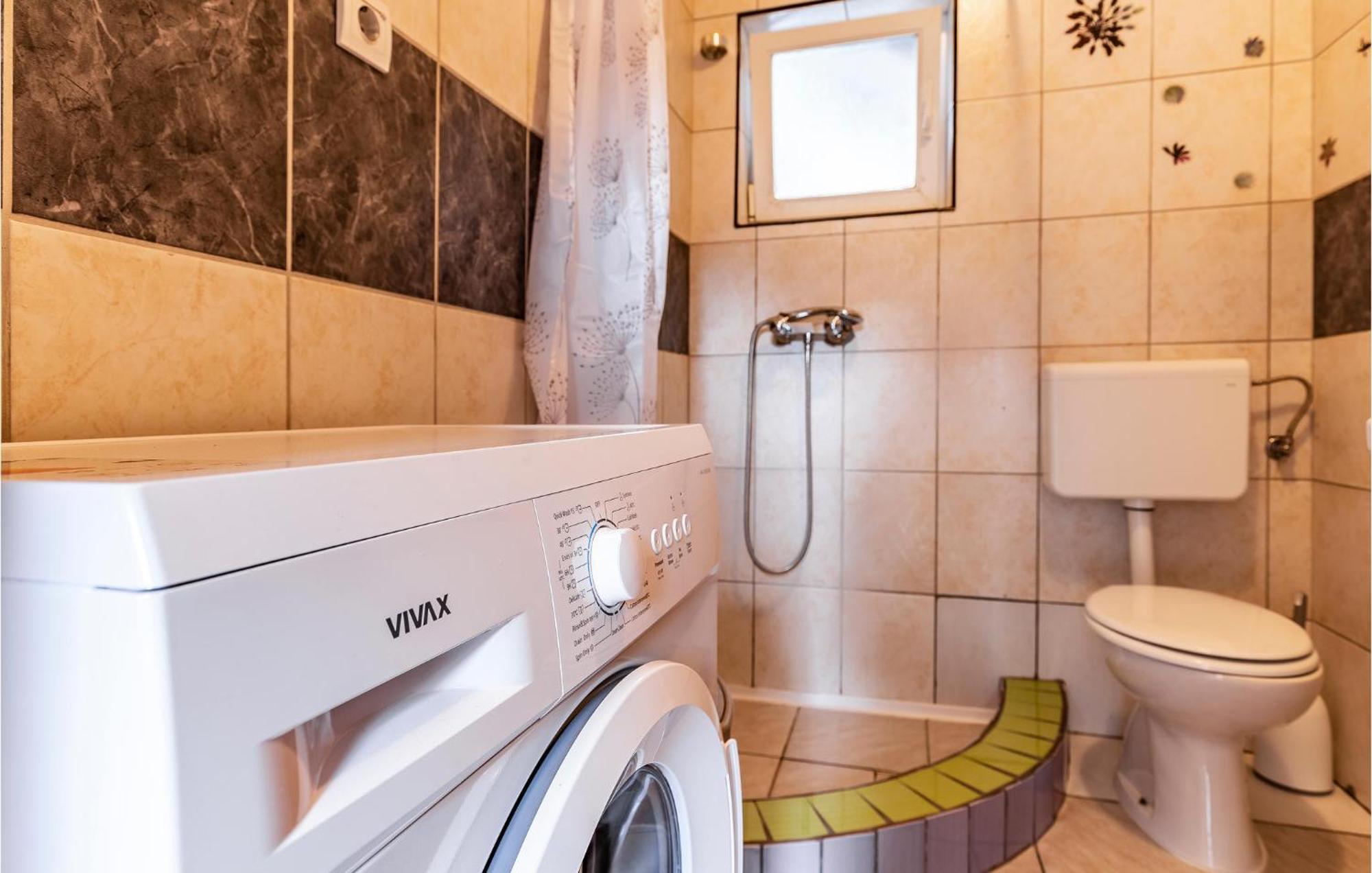 Lovely Apartment In Premantura With Wifi 外观 照片