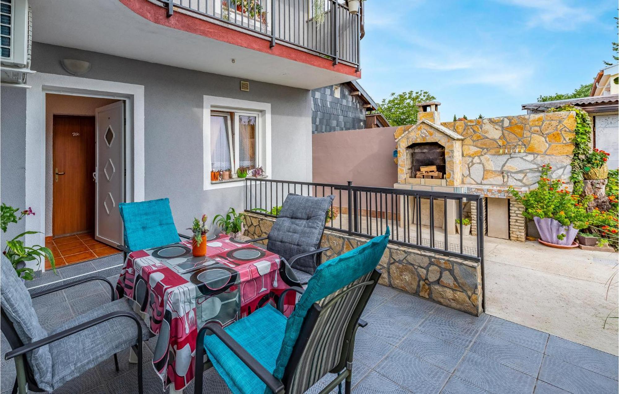 Lovely Apartment In Premantura With Wifi 外观 照片