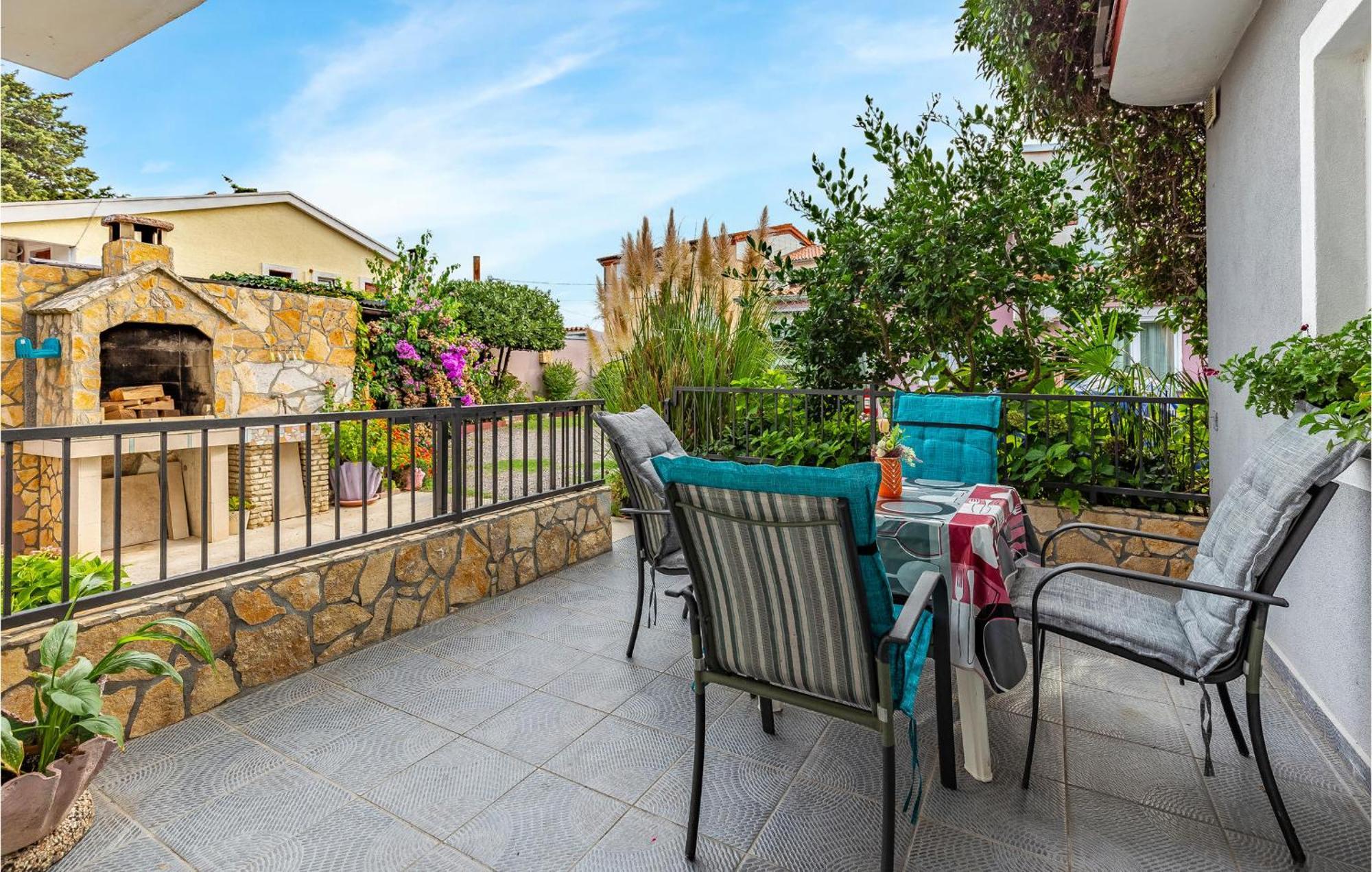 Lovely Apartment In Premantura With Wifi 外观 照片